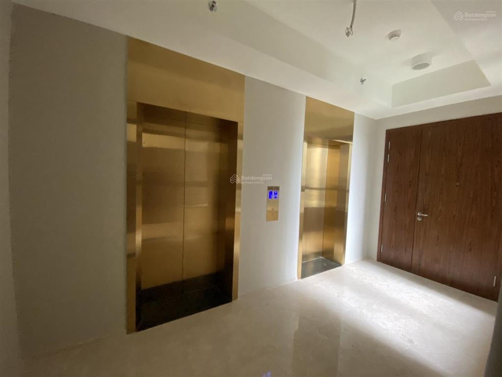 Hot căn 4pn góc lầu cao, view tôm trọn sông , giá chỉ 30 tỷ