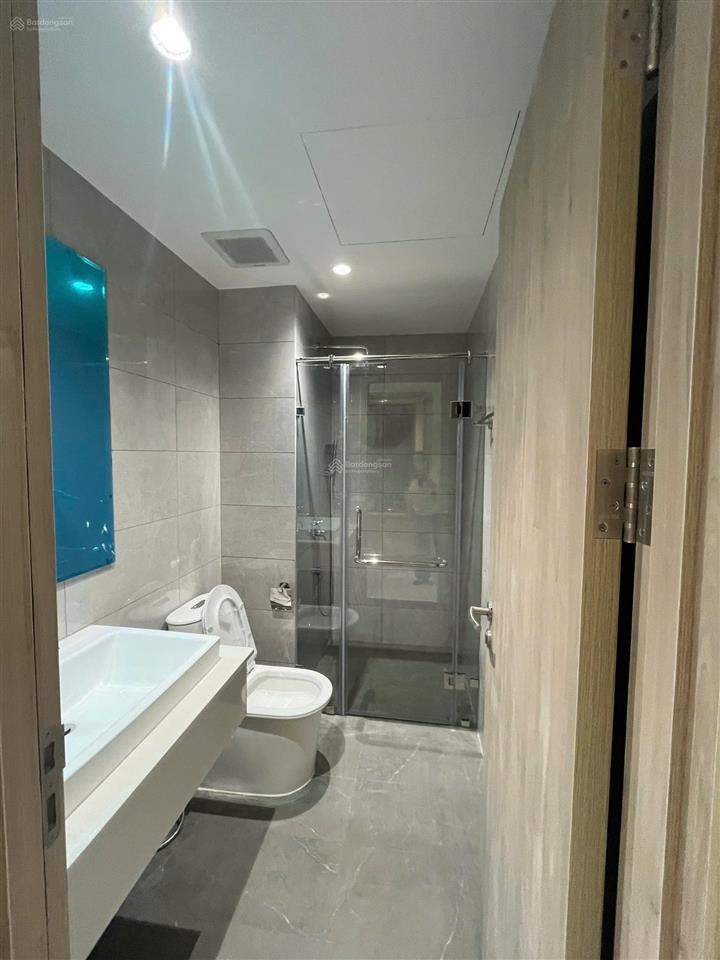Bán nhanh căn 68m2 bếp thiên nhiên 4.6 tỷ, 2pn, 2wc view bến bình đông