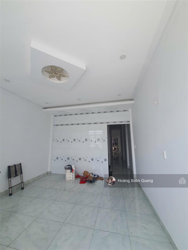 Nhà 2 tầng 84m2, 5pn, đường xe hơi trần thị hè