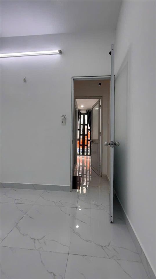 2 tỷ 490  nhà shr 2pn hiệp thành q12  vay ngân hàng thoải mái