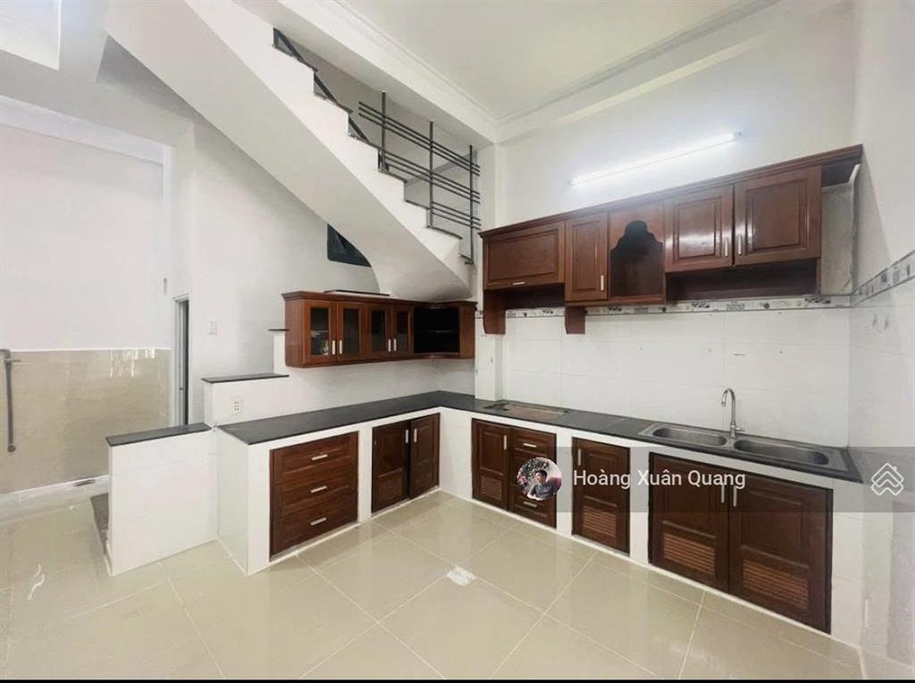 Chỉ 5,05 tỷ hiếm! nhà 3 tầng 4pn thới an 20, đường nhựa 5m xe hơi tránh khu nhà giàu