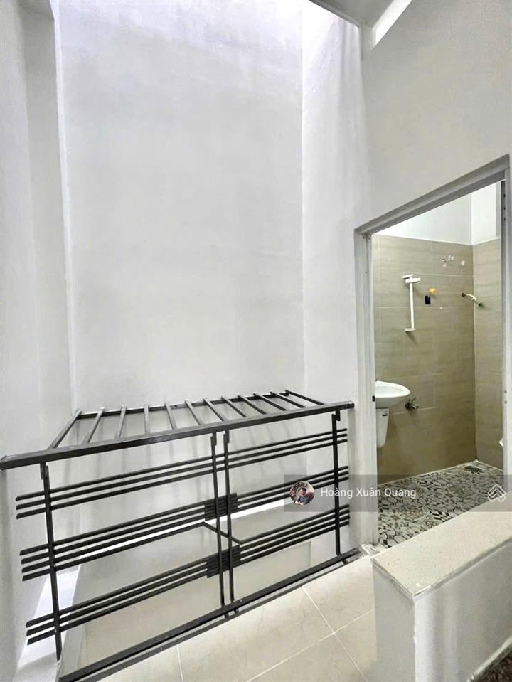 Chỉ 5,05 tỷ hiếm! nhà 3 tầng 4pn thới an 20, đường nhựa 5m xe hơi tránh khu nhà giàu