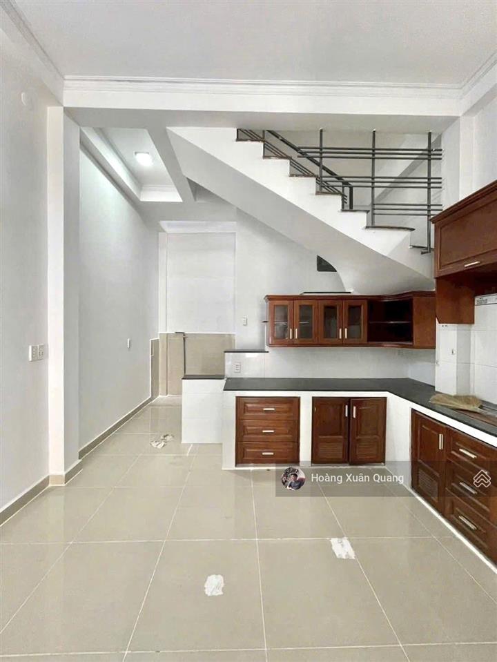 Chỉ 5,05 tỷ hiếm! nhà 3 tầng 4pn thới an 20, đường nhựa 5m xe hơi tránh khu nhà giàu