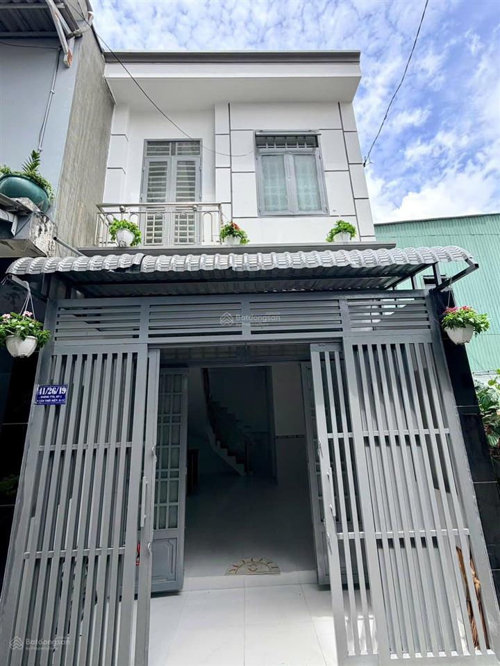 3,38 tỷ  nhà đẹp shr ngang 4m  tân thới hiệp 20  hẻm an ninh sạch sẽ