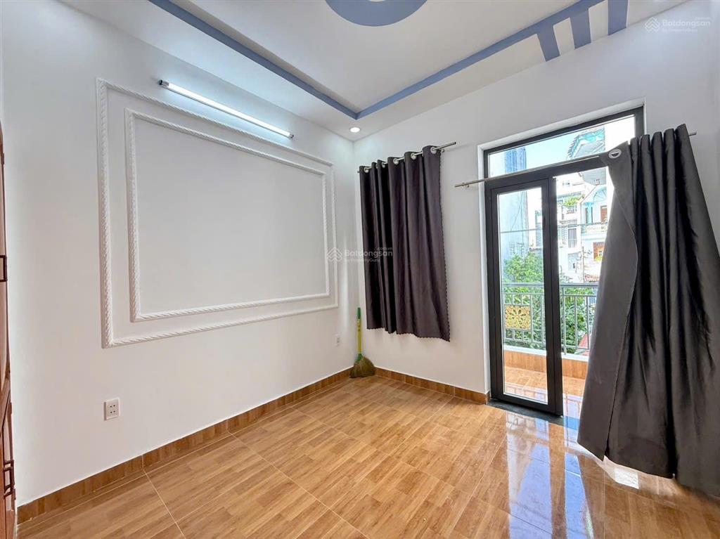 3,85 tỷ  nhà mới 53m2  shr  full nội thất  đông bắc cv quang trung  q12