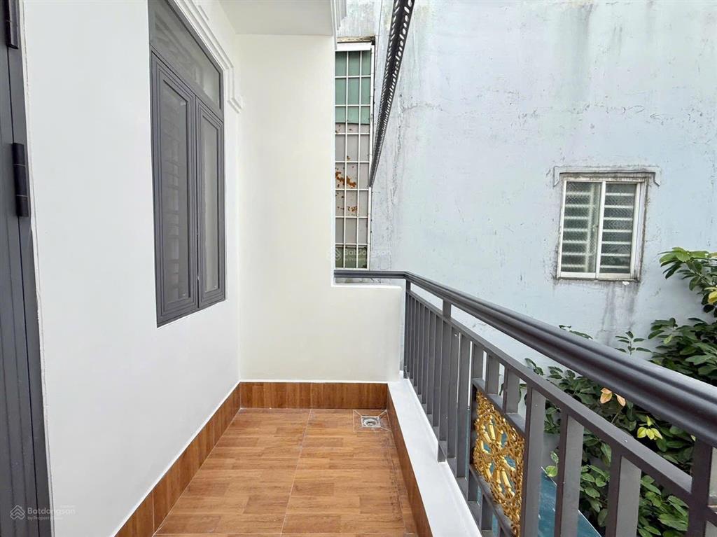 3,85 tỷ  nhà mới 53m2  shr  full nội thất  đông bắc cv quang trung  q12