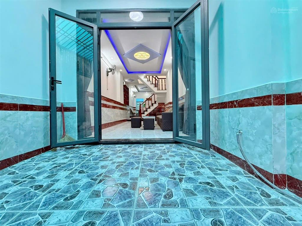 3,85 tỷ  nhà mới 53m2  shr  full nội thất  đông bắc cv quang trung  q12