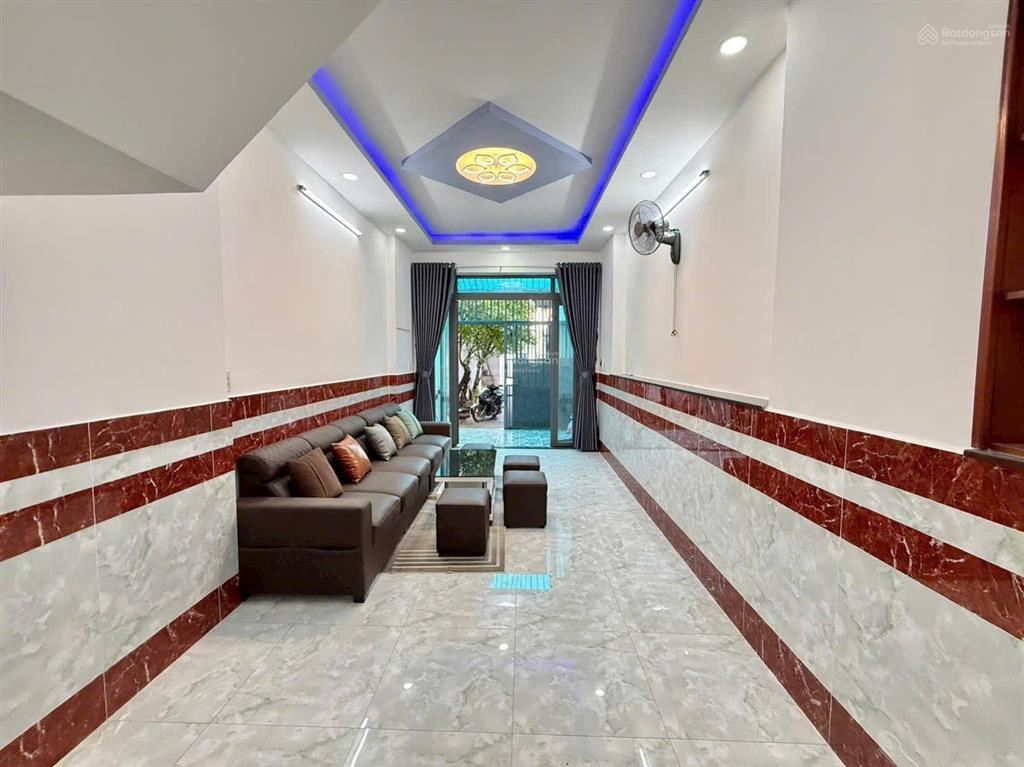 3,85 tỷ  nhà mới 53m2  shr  full nội thất  đông bắc cv quang trung  q12