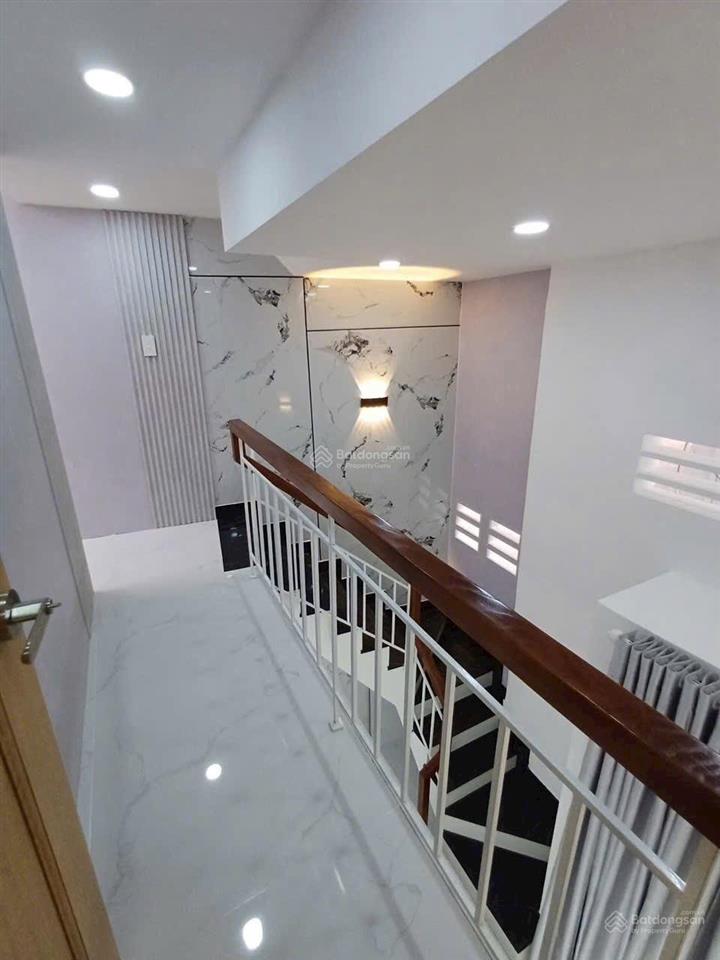 3 tỷ 268  nhà mới shr trung mỹ tây  ngang 5,5m nội thất mới tinh