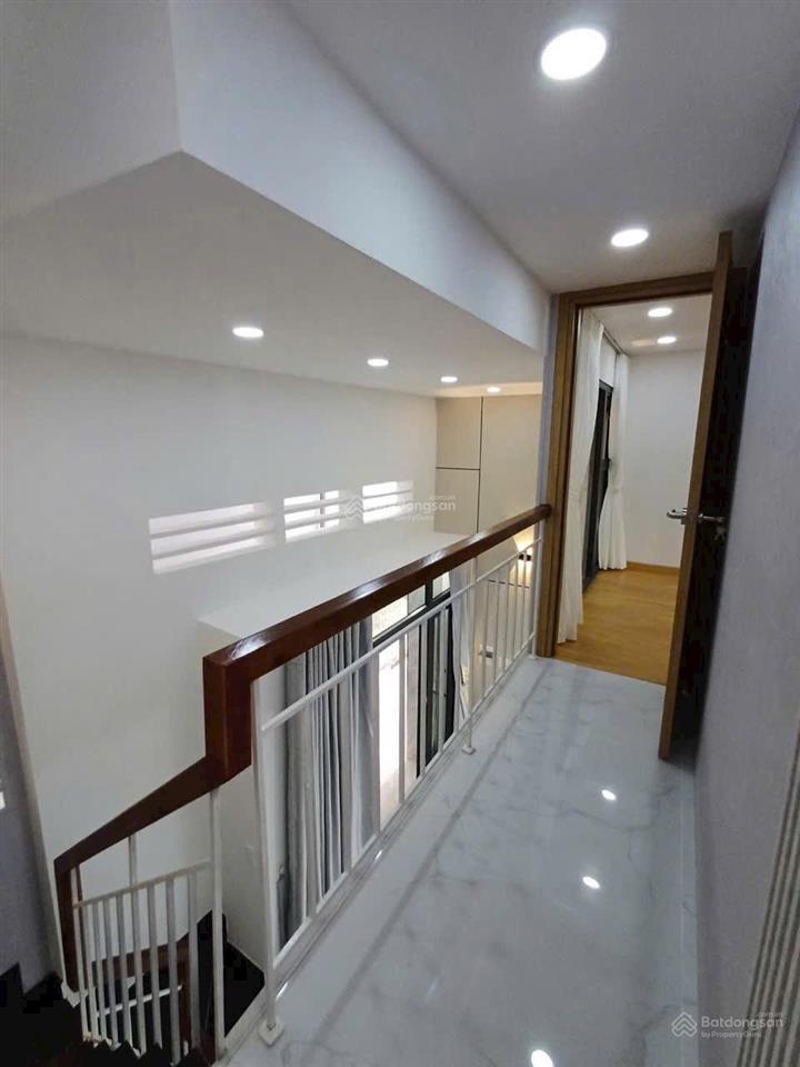 3 tỷ 268  nhà mới shr trung mỹ tây  ngang 5,5m nội thất mới tinh