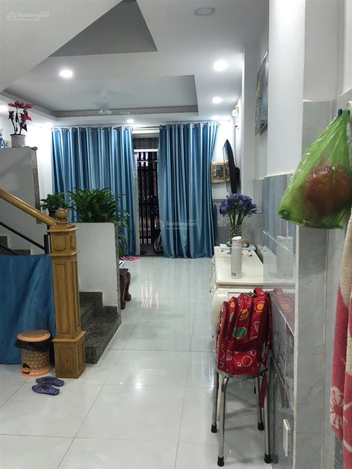 3,4 tỷ  nhà 3 tầng  mặt tiền shr  xe hơi tránh nhau  ht45