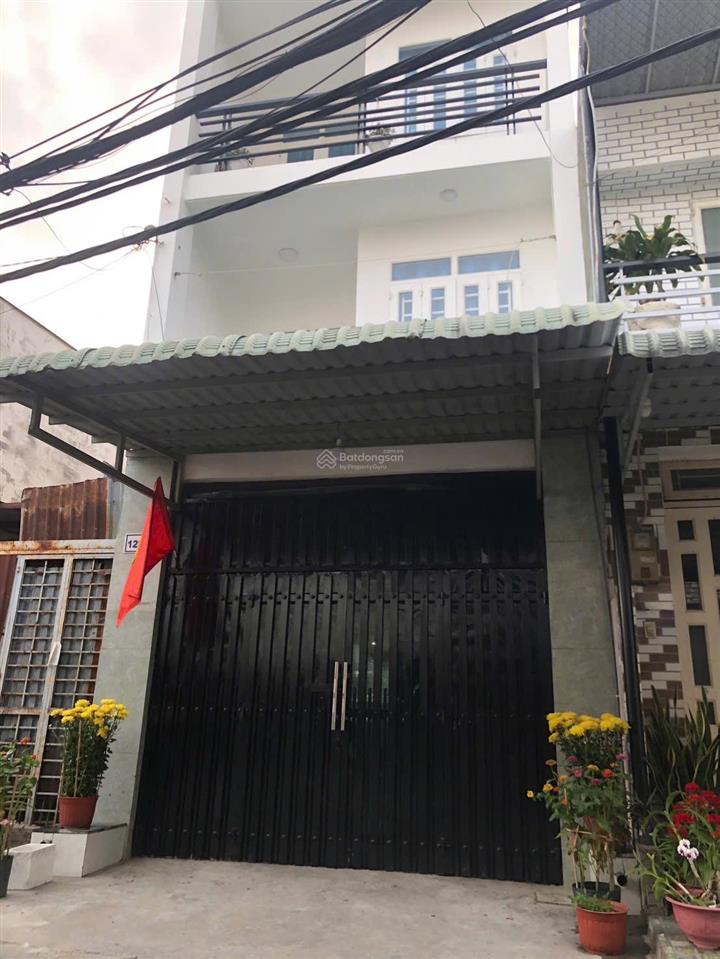 3,4 tỷ  nhà 3 tầng  mặt tiền shr  xe hơi tránh nhau  ht45