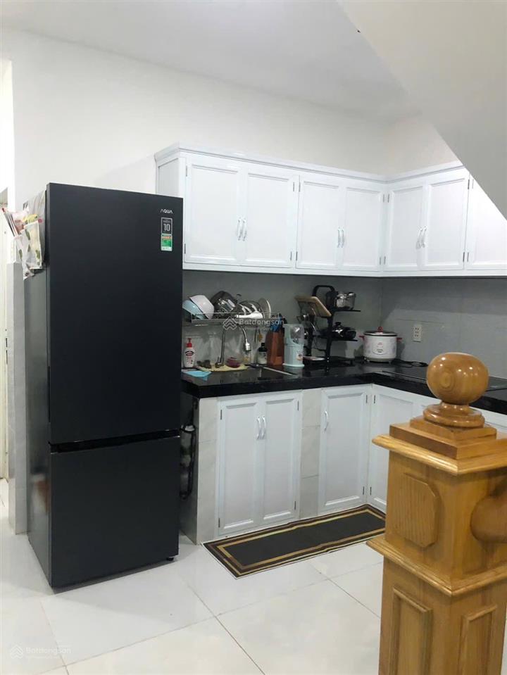 3,4 tỷ  nhà 3 tầng  mặt tiền shr  xe hơi tránh nhau  ht45