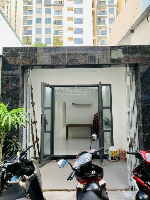 Cách mạng tháng 8  3 tháng 2, q10, hẻm 6m thông gần ngã 6 công trường dân chủ, 62m2, giá 8,6 tỷ