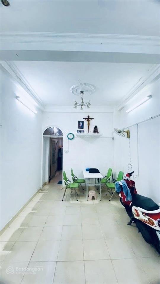 Bán nhà đường hùng vương quận 10, hẻm xe hơi 6m  ngang 3,5m  dài 12m, 2tầng btct  giá chỉ 7,9tỷ