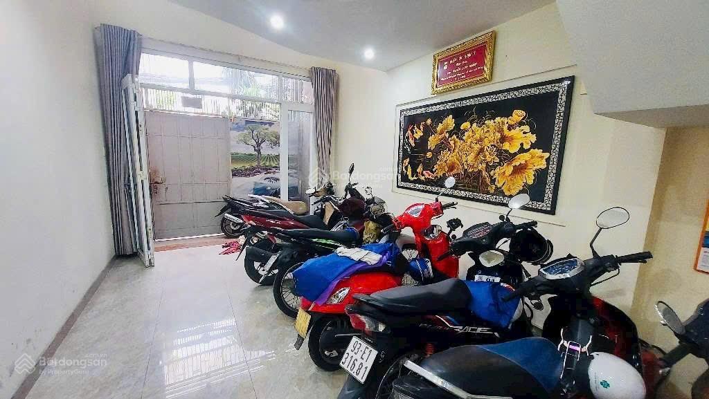 Bán nhà 1/đường cao thắng,phường bàn cờ quận 3 hxh thông  dòng tiền 50m2 5tầng giá chỉ 11,5 tỷ