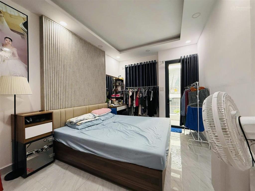 Bán nhà đường cmt8 quận3 gần ngã 6 công trường dân chủ, hà đô hxh  5 tầng  4pn  giá chỉ 9,9 tỷ