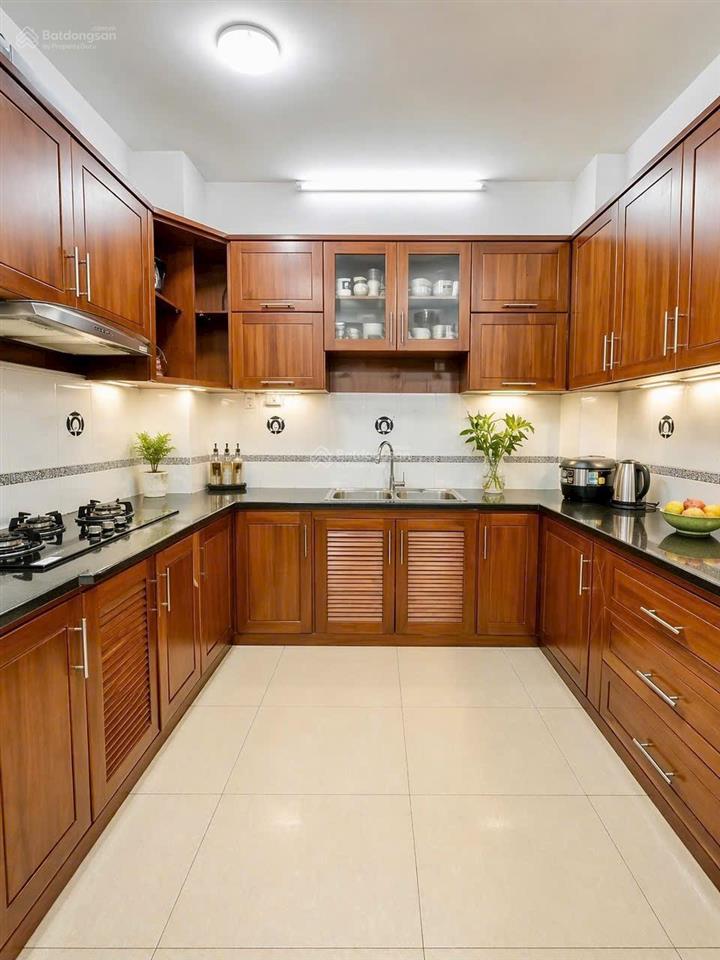 Bán nhà 1/đường lý thường kiệt quận 10hxh  ngang 5m, dài 15m  4tầng btct  5pn  giá chỉ 14,1 tỷ