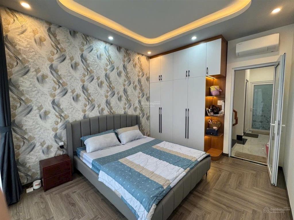 Bán nhà hẻm xe hơi đường lê hồng phong quận 10 46m 4 tầng 5pn  giá chỉ 11,5 tỷ tl