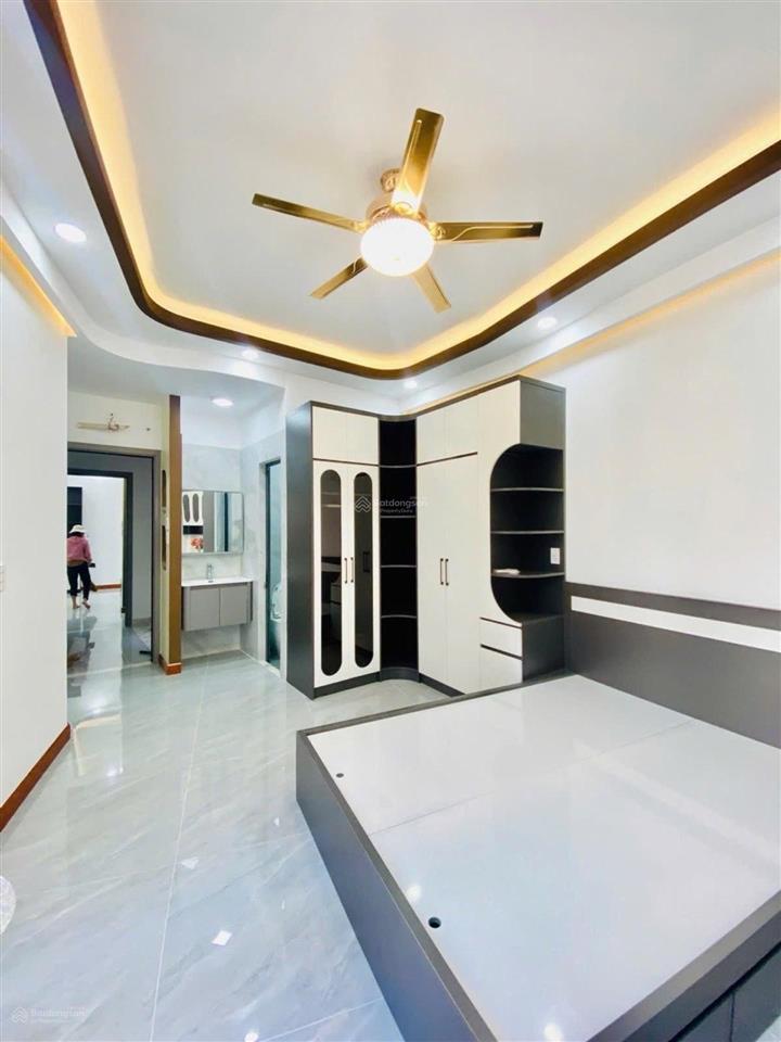 Quận 10 đường cmt8 sát đường 3tháng2, ngã 6 công trường dân chủ. dt41m25tầng btct5pnstgiá 9,8ty