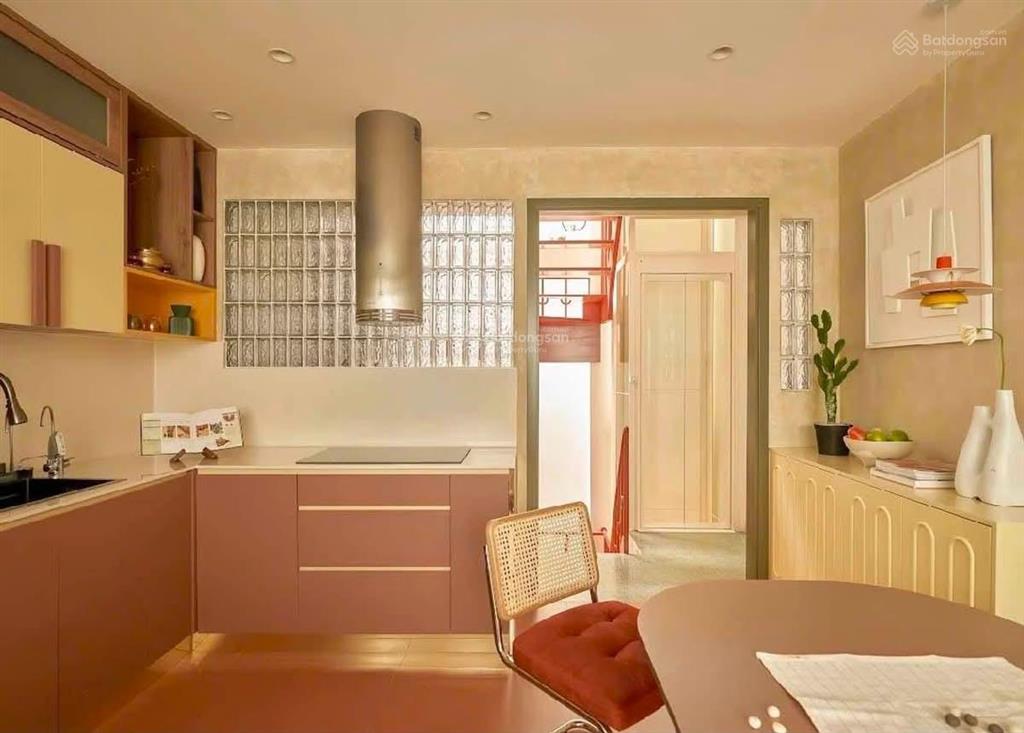 Bán nhà đường thành thái quận 10 kế cư xá đồng tiến, 40m2  5 tầng xe hơi tới cửa  3pn  9,6 tỷ