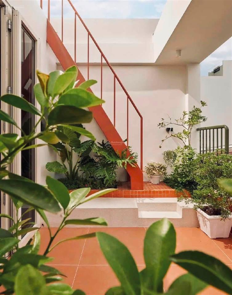 Bán nhà đường thành thái quận 10 kế cư xá đồng tiến, 40m2  5 tầng xe hơi tới cửa  3pn  9,6 tỷ