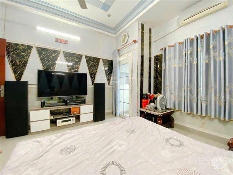 Bán nhà đường thành thái quận 10  hẻm 6m xe tải thông 4 hướng, 53m2 3 tầng  3pn  giá chỉ 9,8 tỷ