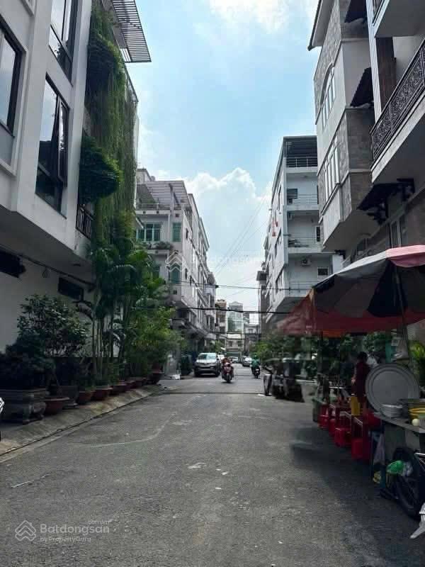 Bán nhà đường thành thái quận 10  hẻm 6m xe tải thông 4 hướng, 53m2 3 tầng  3pn  giá chỉ 9,8 tỷ