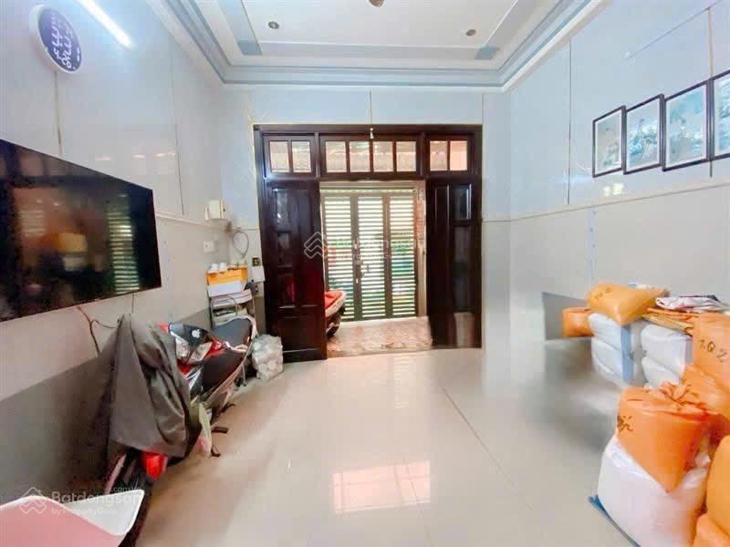 Bán nhà đường thành thái quận 10  hẻm 6m xe tải thông 4 hướng, 53m2 3 tầng  3pn  giá chỉ 9,8 tỷ