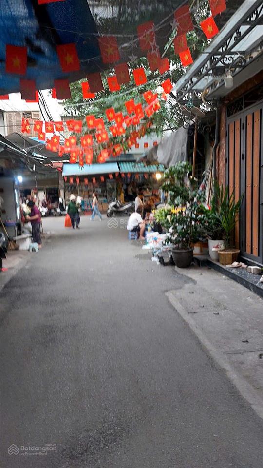 Bán nhà tầng 1 trung tâm chợ thanh xuân, dt 100m2, hai mặt tiền 7m vị trí kinh doanh rất tốt