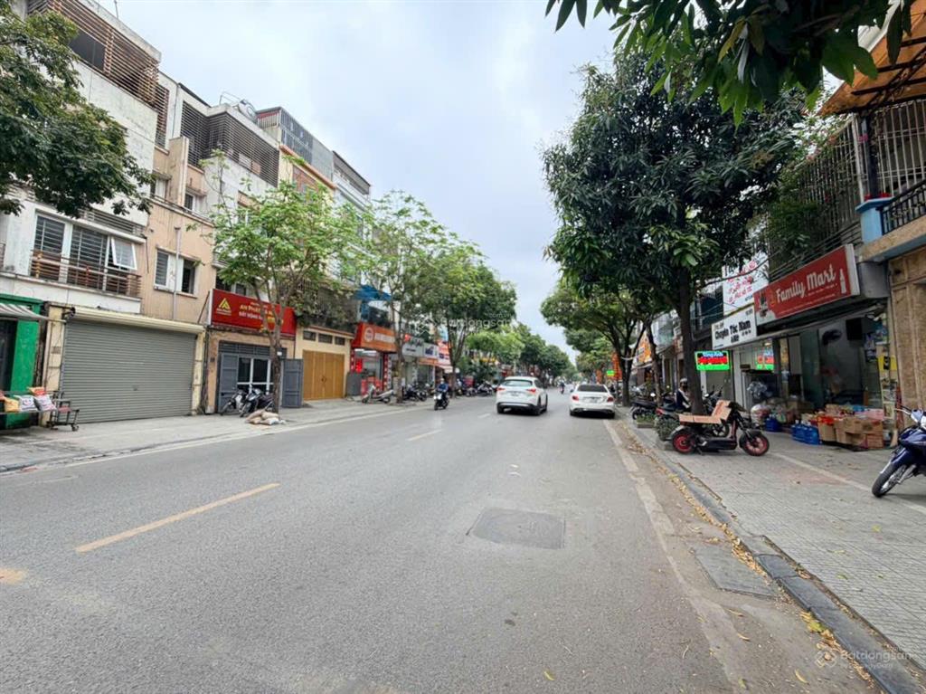 Bán gấp nhà mặt phố kinh doanh khu phố nguyễn xiển xd 5 tầng vị trí cho thuê kinh doanh rất tốt.