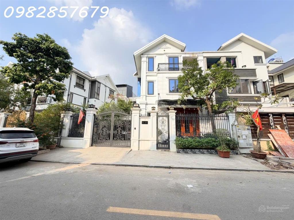 Hót giá bán biệt thự bằng giá căn chung cư cao cấp giá có hơn 100tr/m2 đã hoàn thiện đẹp