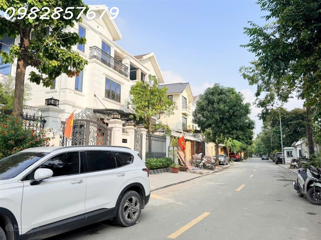 Hót giá bán biệt thự bằng giá căn chung cư cao cấp giá có hơn 100tr/m2 đã hoàn thiện đẹp