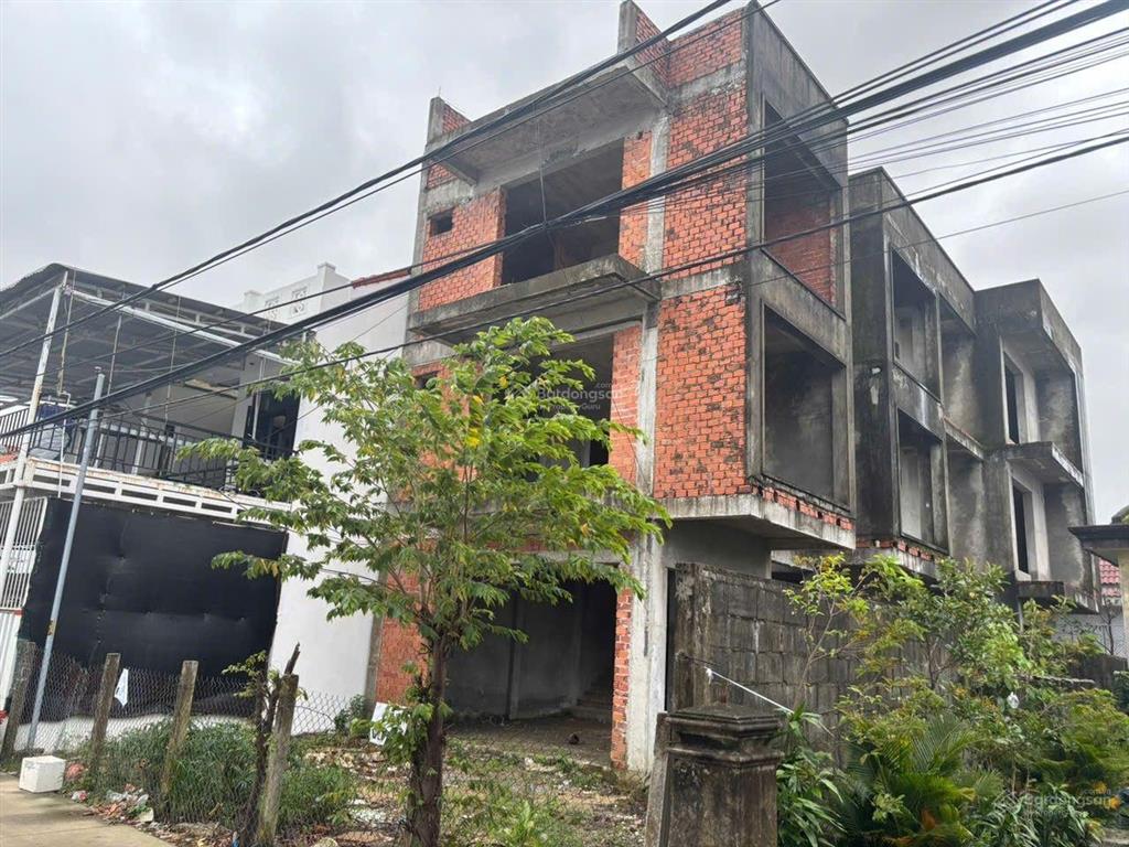 Cần bán villa 4 tầng gồm 11p  tt phố cổ hội an  257m2 ngang 10m  dòng tiền 40tr/th  chỉ 8tỷ7