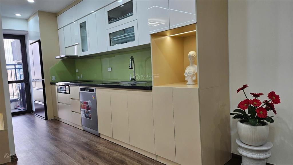 Em cần bán ch 93,5m2 với 2pn 2wc  sẵn sổ tại intracom 2 cầu diễn