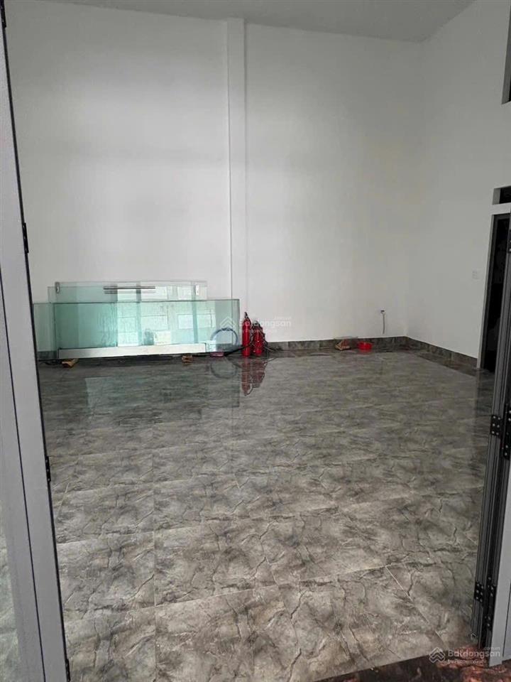 Lên sóng căn nhà mặt tiền trần văn mười xã bà điểm tp hcm giá 18,5 tỷ diện tích 10 x 30 mét