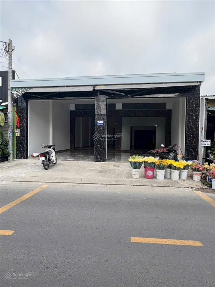 Lên sóng căn nhà mặt tiền trần văn mười xã bà điểm tp hcm giá 18,5 tỷ diện tích 10 x 30 mét