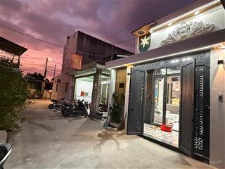 Nhà mới shr tặng full nội thất dọn vào diện tích 5m x 14m kết cấu 1 trệt thông