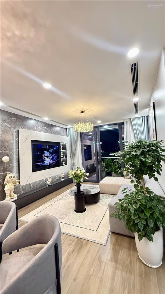 Bán căn hộ chung cư the zei 2,3,4 pn và duplex giá từ 9,5 tỷ đến 13 tỷ sẵn sổ,có hỗ trợ bank 70% .