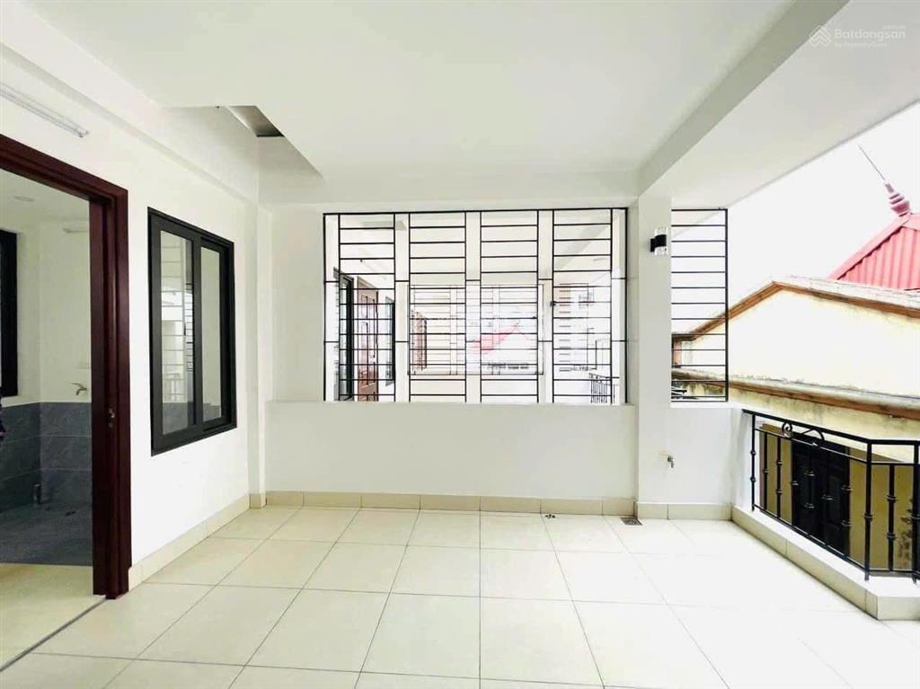 Bán nhà 5 tầng lạc long quân hồ tây 6 phòng ngủ giá 12 tỷ ** 25m ra hồ tây