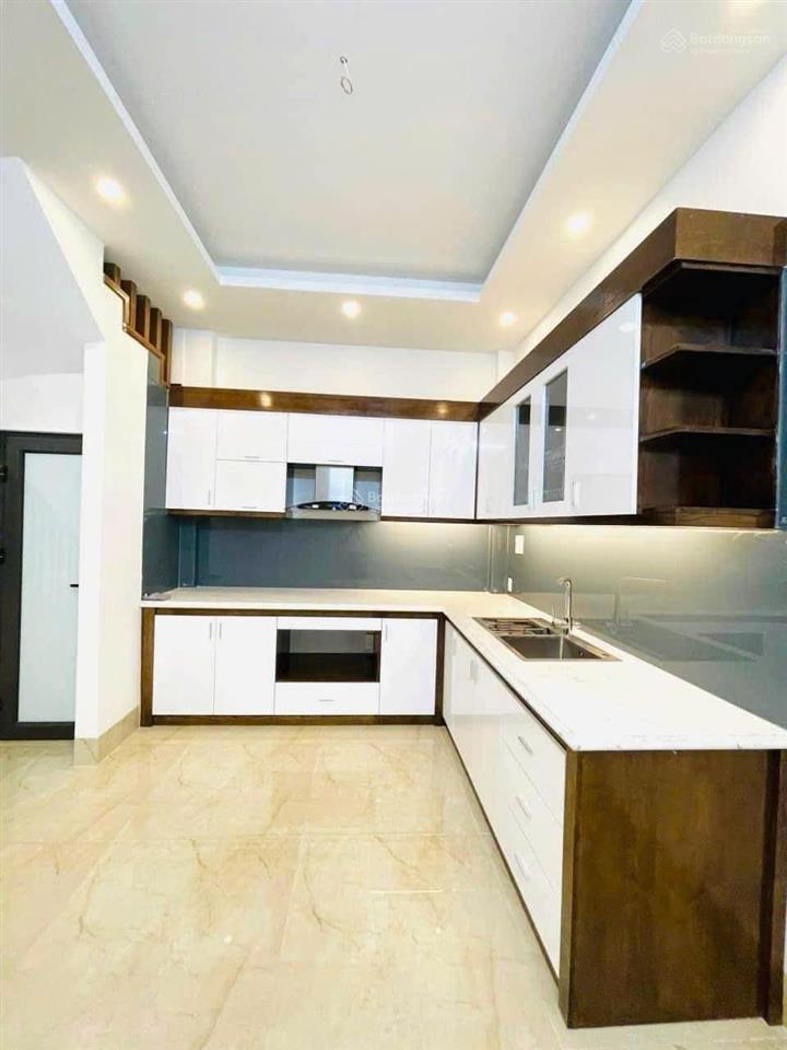 Bán nhà 5 tầng lạc long quân hồ tây 6 phòng ngủ giá 12 tỷ ** 25m ra hồ tây