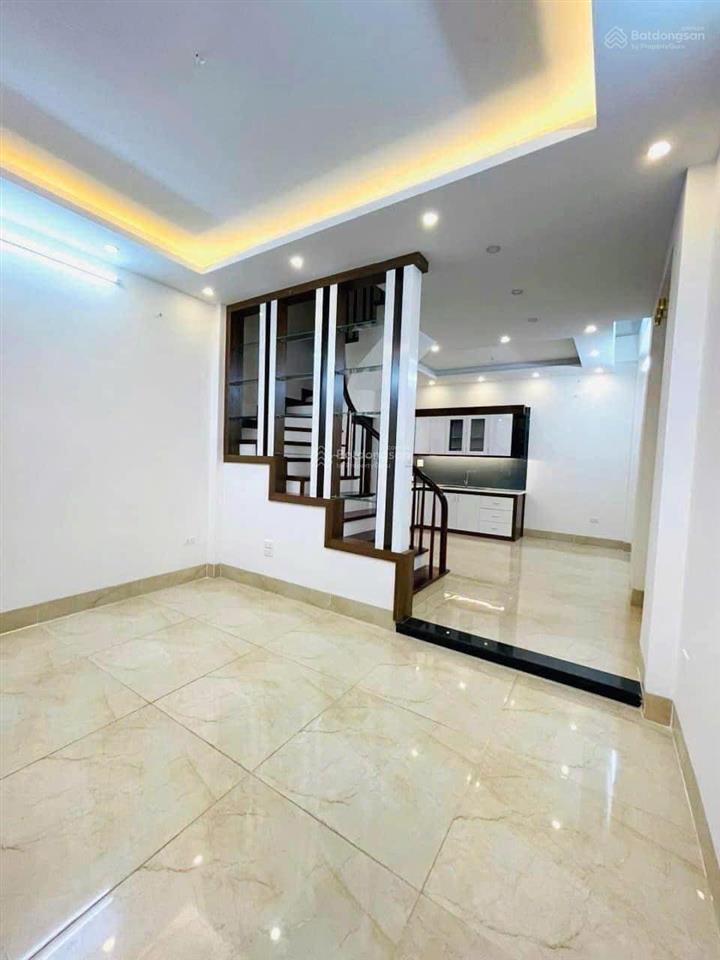Bán nhà 5 tầng lạc long quân hồ tây 6 phòng ngủ giá 12 tỷ ** 25m ra hồ tây