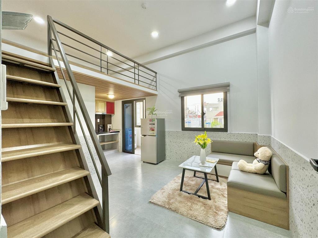 Duplex mới xây bancol máy giặt ngay sân bay tân bình