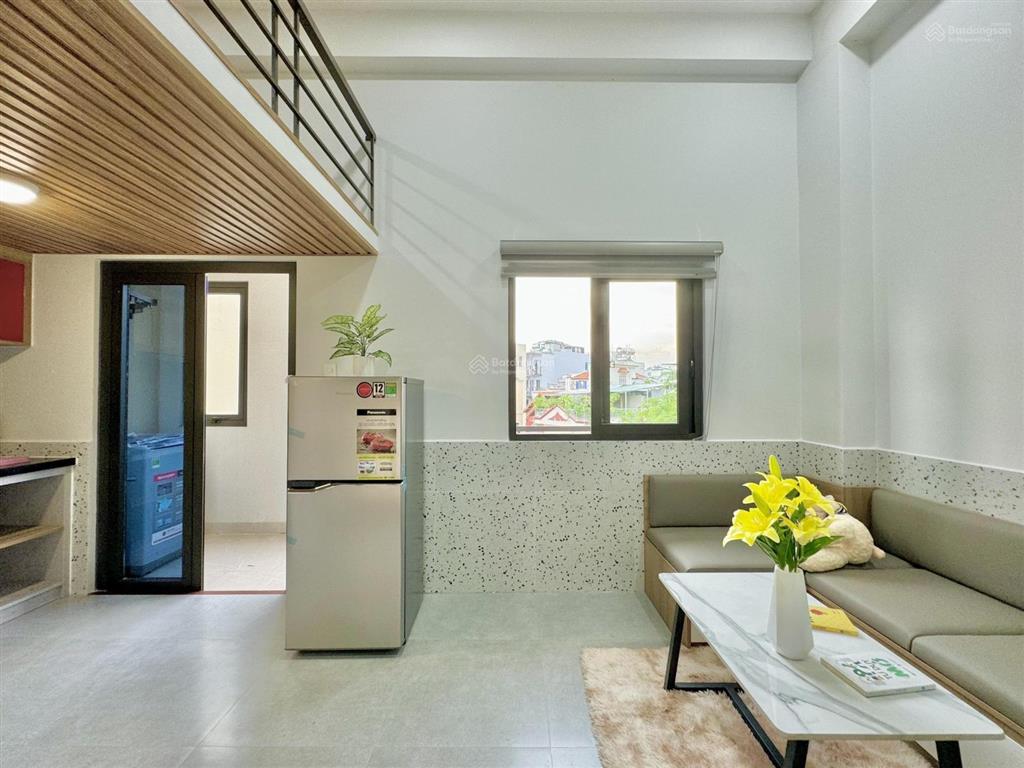 Duplex mới xây bancol máy giặt ngay sân bay tân bình