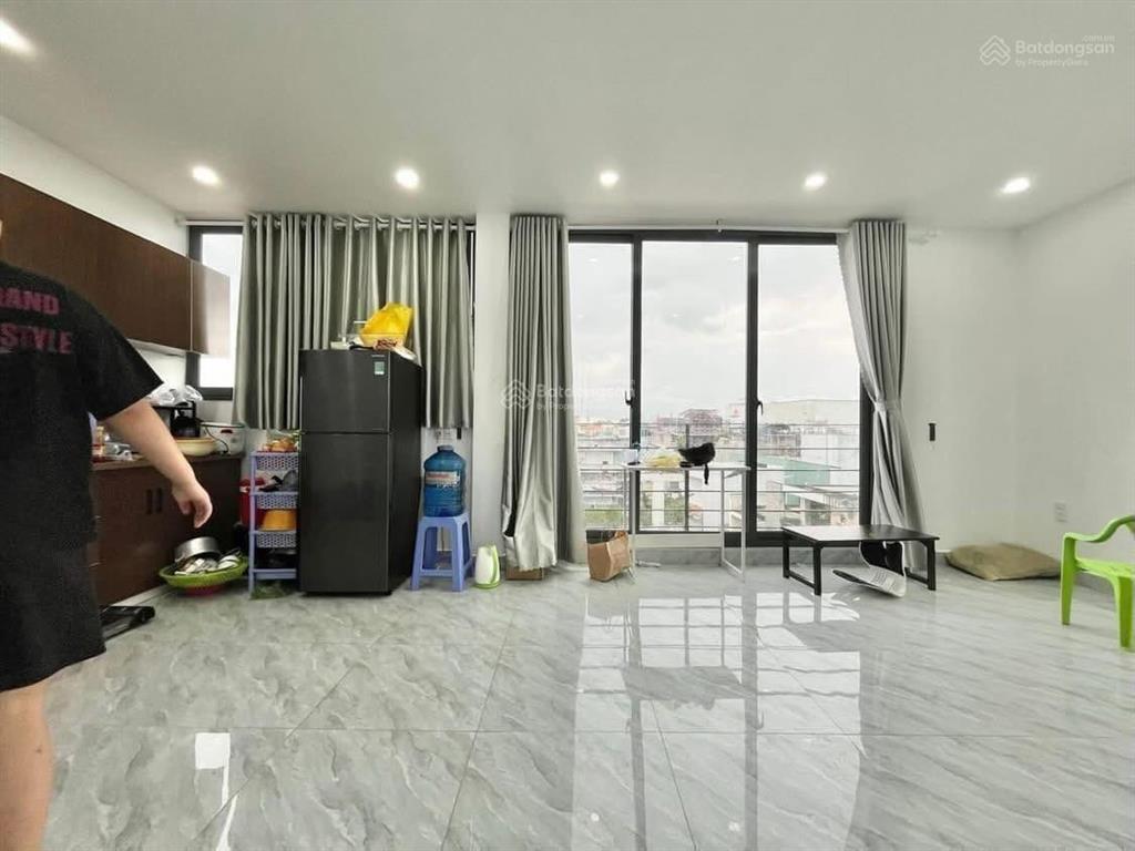 Cho thuê căn hộ 2 phòng ngủ hiện đại quận tân bình gần sân bay tân sơn nhất