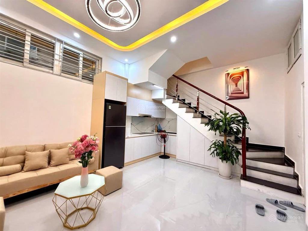 Nhà thịnh quang 31mx5 tầg, mt3.5m, chỉ 7.8 tỷ