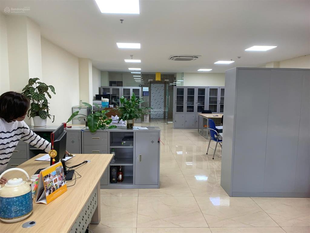 Chính chủ cho thuê văn phòng tại 41 khuất duy tiến, thanh xuân. dt 85m2 giá 23tr/tháng. 0984 828 ***