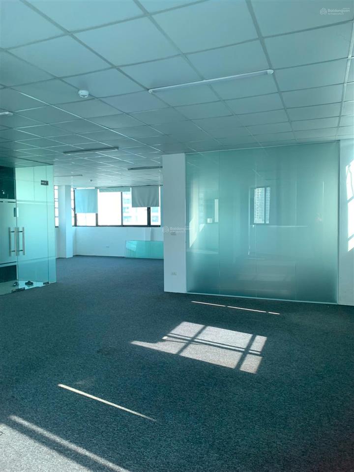 Chính chủ cho thuê văn phòng tại khuất duy tiến, thanh xuân. dt 130m2 giá 27 triệu.  0984 828 ***