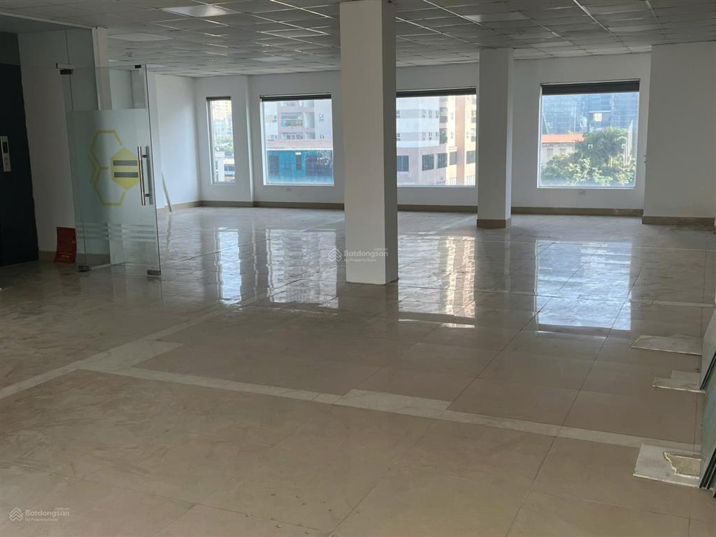 Chính chủ cho thuê văn phòng tại khuất duy tiến, thanh xuân. dt 130m2 giá 27 triệu.  0984 828 ***