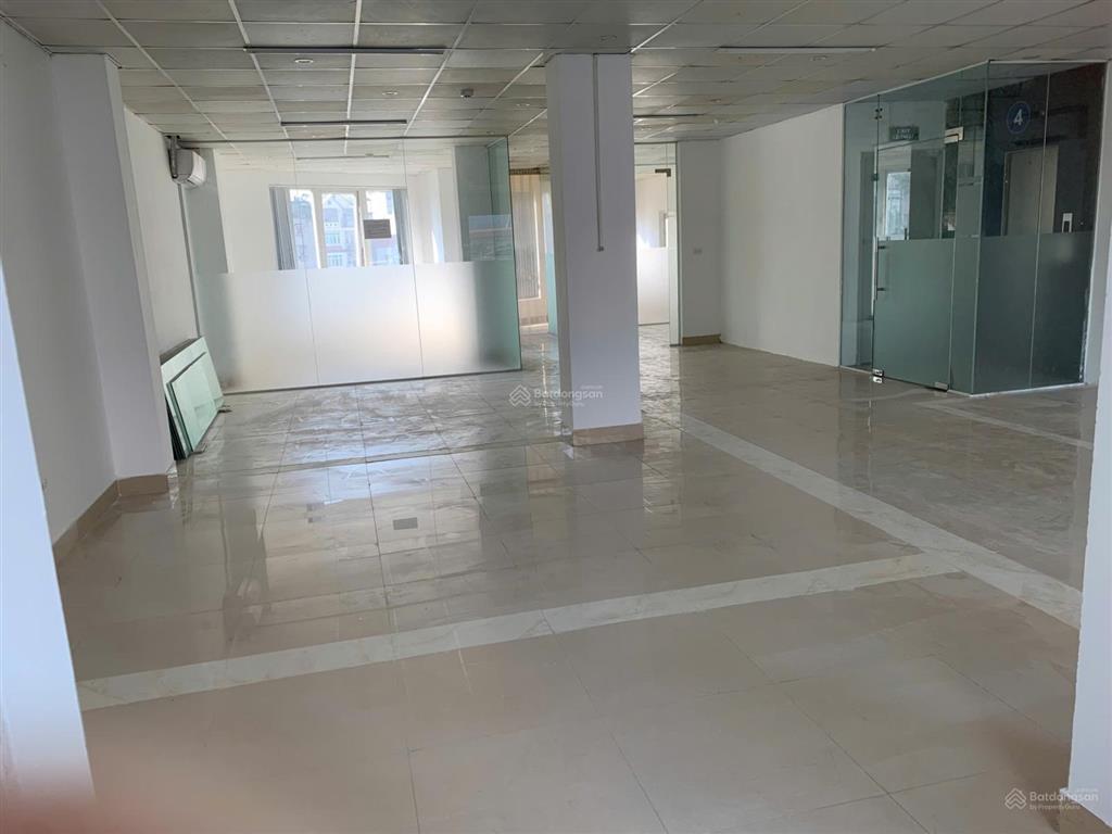 Chính chủ cho thuê văn phòng tại khuất duy tiến, thanh xuân. dt 130m2 giá 27 triệu.  0984 828 ***